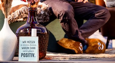 Sitting comfortably in their slippers, the two former world-class athletes athletes sat on the stage in the event hall of the AHORN Panorama Hotel Oberhof.