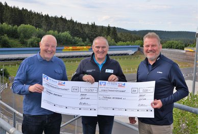 Donation Helden des Biathlons (Photo: Thüringer Skiverband e.V.) Donation Helden des Biathlons (Photo: Thüringer Skiverband e.V.)